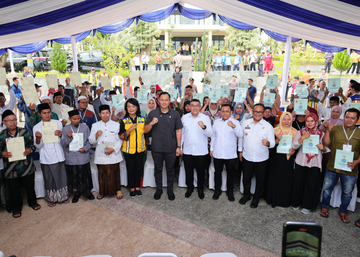 Menko AHY dan Wamen ATR Serahkan Sertipikat Tanah, Tegaskan Kepastian Hukum untuk Warga Lebak