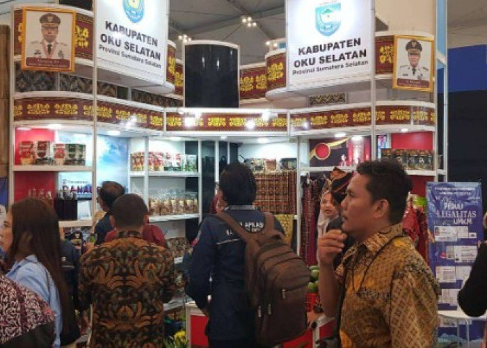 Kain Tenun Kawai Kanduk Jadi Andalan OKU Selatan di Apkasi Otonomi Expo 2025