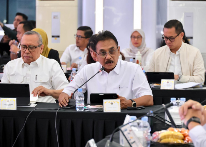 Catatkan Capaian Positif, Sekjen ATR/BPN Paparkan Realisasi Program Pertanahan 2025 Mayoritas di Atas 100 Pers