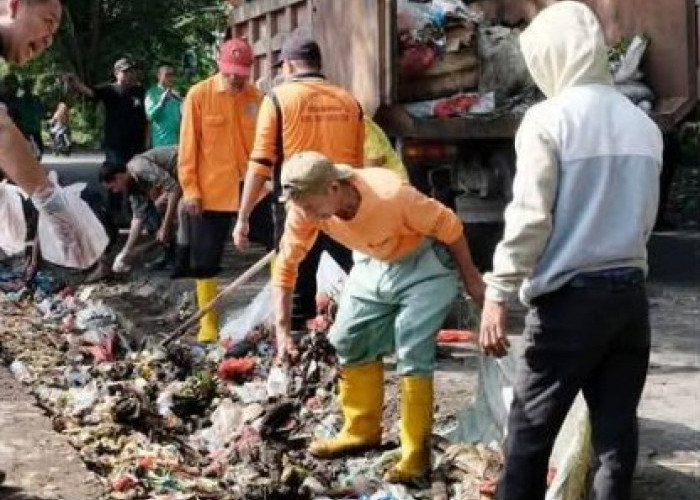 Ajak Masyarakat Buang Sampah Pada Tempatnya