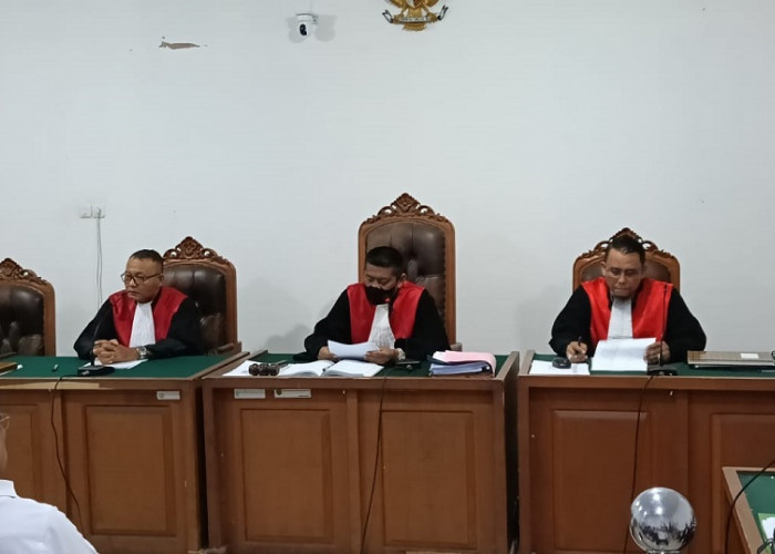 Kasus Hukum Alex Noerdin Dinyatakan Gugur