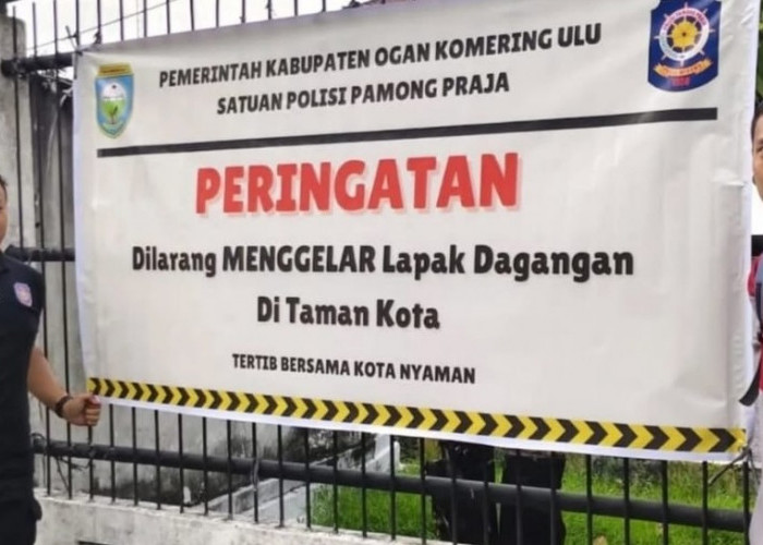 Satpol PP OKU Tertibkan Pedagang Saat Car Free Day di Taman Kota