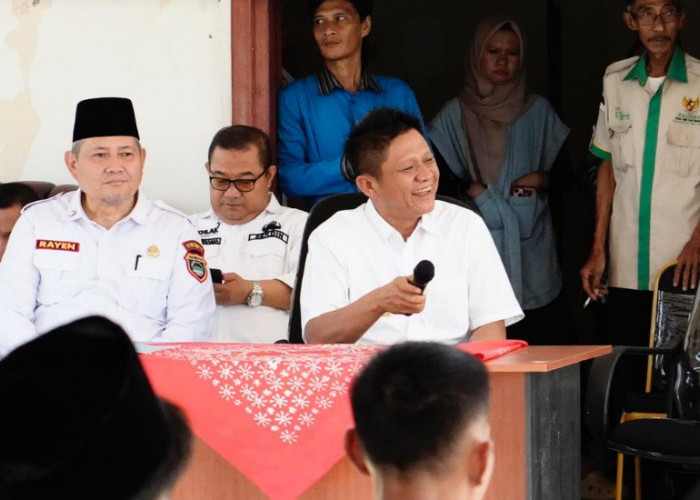 Salurkan Bantuan UMKM, Santri, hingga Kursi Roda untuk Lansia