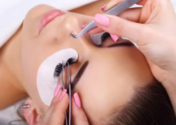 5 Risiko Kesehatan dari Eyelash Extension yang Perlu Kamu Tahu