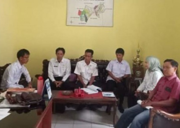 Pemerintah Kecamatan Buay Sandang Aji Pastikan Bantuan PKH Tepat Sasaran