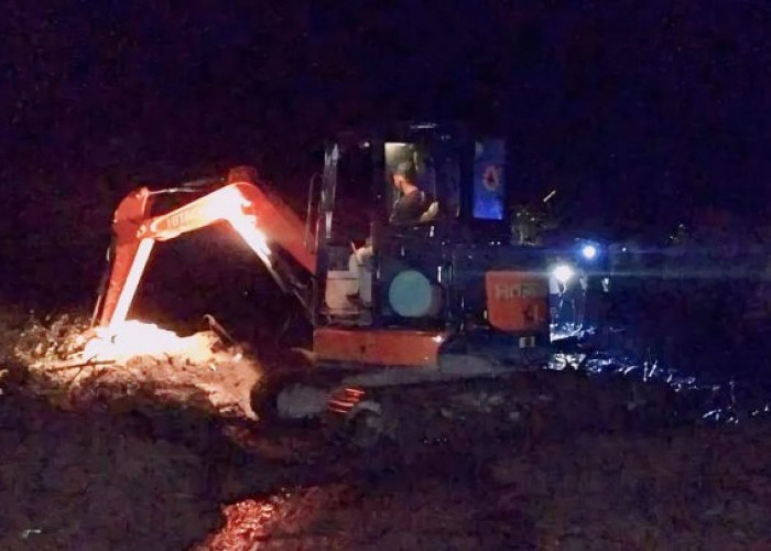 BPBD OKU Selatan Evakuasi Longsor dan Pohon Tumbang di Desa Tanjung Iman