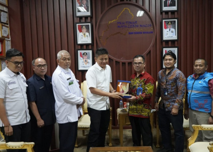 Bupati Lanosin Dukung Program Desa Terang dan Listrik Masuk Sawah 