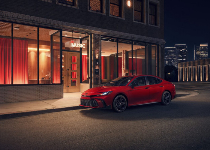 Toyota Camry 2026 Tampil Lebih Gaya, Hadirkan Nightshade Edition yang Keren Banget