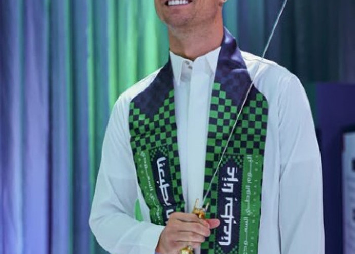 Viral! Cristiano Ronaldo Disebut Hafal Al-Fatihah, Benarkah Akan Mualaf?