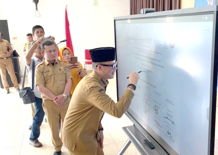 “No Titip, No Jastip!” Bupati Teddy Pastikan SPMB OKU 2026 Bersih dan Transparan