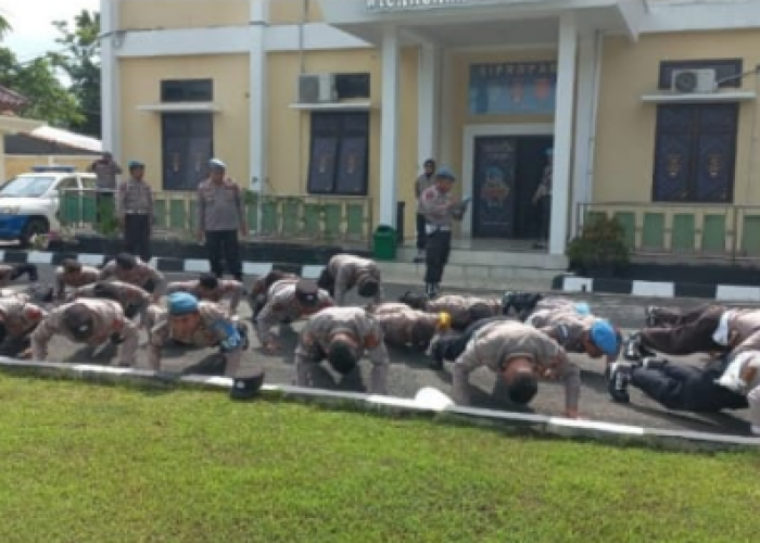 54 Personel Polres OKU Kena Push Up