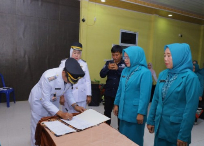 Ketua TP-PKK OKU Selatan Lantik Ketua TP-PKK Muaradua dan Runjung Agung, Perkuat Pemberdayaan Keluarga