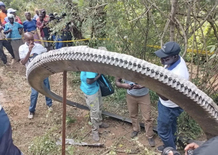 Cincin Logam Misterius Seberat 500 Kilogram Jatuh dari Langit di Kenya