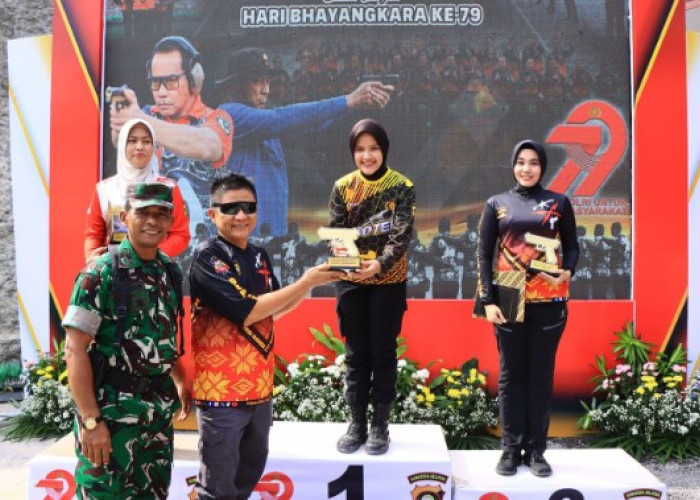 Polwan Polres OKU Selatan Juara 1 Menembak Kapolda Sumsel Cup 2025