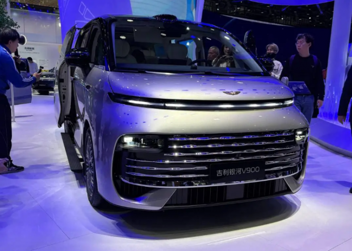 Geely Galaxy V900 Resmi Presale! MPV Elektrifikasi Ini Klaim Tembus 1.200 Km, Alphard Bisa Ketar Ketir?