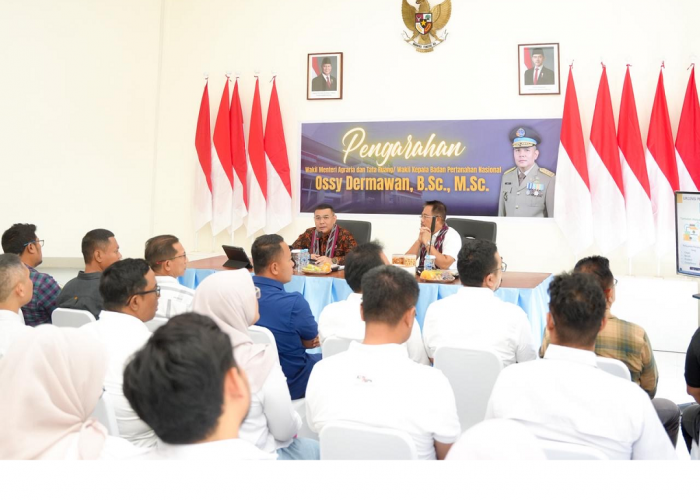 Pesan Wamen Ossy ke Jajaran Kantor Pertanahan Kabupaten Mempawah: Tingkatkan Layanan  Kebutuhan Masyarakat