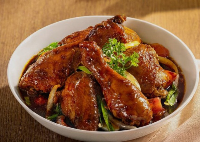 Resep Ayam Kecap Bumbu Meresap, Gurih Manis dan Saus Kental