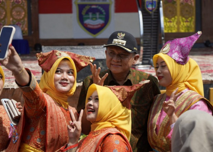 Bupati Enos Tekankan Pentingnya Digitalisasi dalam Dunia Pendidikan