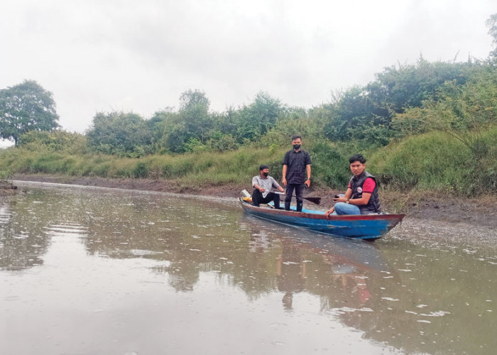 Diduga Limbah Perusahaan Cemari Sungai