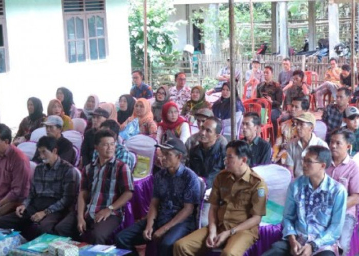 Gelar Reses, Serap Aspirasi Masyarakat Soal Internet dan Fasilitas Pendidikan