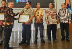 Disdikbud OKU Timur Sabet Tiga Penghargaan BPMP Sumsel