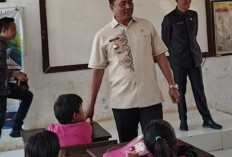 Bupati Abusama Tinjau Infrastruktur dan Sekolah Saat Safari Jumat di Kisam Tinggi