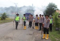 Kapolres OKU Timur Turun Tangan Tambal Jalan, Wujudkan Gerakan Indonesia ASRI