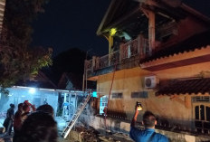 Rumah Dua Lantai di Kemalaraja OKU Terbakar, Beruntung tidak ada korban jiwa 