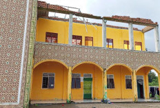 Atap Ponpes Rusak Diterpa Angin