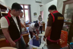 KPU OKU Timur Digeledah Enam Jam oleh Penyidik Kejari