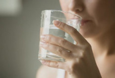 Manfaat Minum Air Putih yang Cukup Saat Menjalani Puasa