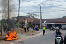 Motor Tiba-Tiba Terbakar, Pengendara Selamat dari Kobaran Api