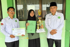 Siswa MTsN 01 OKU Selatan Borong Prestasi Lomba Pidato Bahasa Inggris