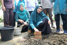 Bahagia Supar Pecah, Rumah Tak Layak Kini Dibedah PKK OKU Timur
