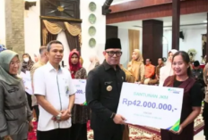 Bupati OKU Serahkan Santunan Total Rp907,5 Juta 