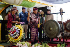 Bupati Enos Resmikan Pura Dalem Tirta Sari, Ajak Umat Perkuat Kedamaian dan Persaudaraan