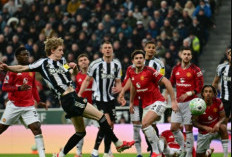 Lawan 10 Pemain Newcastle, Manchester United Tumbang Dimenit Akhir