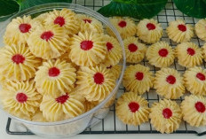Resep Kue Semprit Selai Stroberi Cantik dan Lumer di Mulut