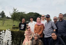 BCL Ziarah ke Makam Ashraf Sinclair, Pesan Harunya Bikin Netizen Tersentuh