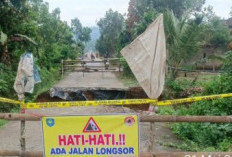 Jalan Ambles 5 Meter di OKU Selatan, Siswa Harus Putar Jauh ke Sekolah