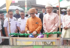 Bupati OKU Resmikan RT Percontohan Pengelolaan Sampah 