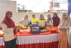 Bazar Pakaian Gratis TP PKK OKU Timur Diserbu Masyarakat