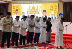 Bupati Teddy Gelar Salat Tarawih Perdana, Ajak Warga Makmurkan Masjid 