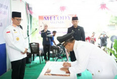 Bupati OKU Ingatkan Soal Risiko Dana Desa saat Lantik PAW Kades Laya