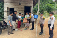 Polsek Muaradua Bagikan Sembako untuk Warga